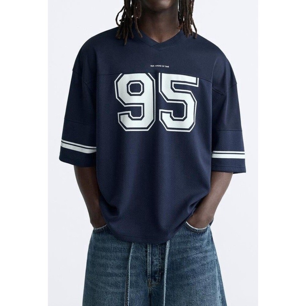 ZARA  Men’s Tshirt Jersey Navy/ White Athletic V-Neck SZ L